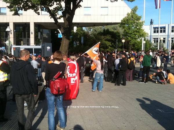 Proteste vor dem Hotel Estrel in Neukölln gegen Thilo Sarrazin