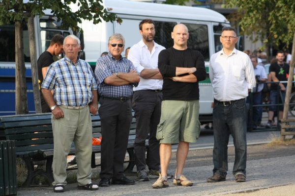 Die Redner und NPD-Kader Udo Voigt (2.v.l.). Thomas Wulff (2.v.r.) und Josef Graf (r.) bei der Kundgebung am 1. August. (c) apabiz