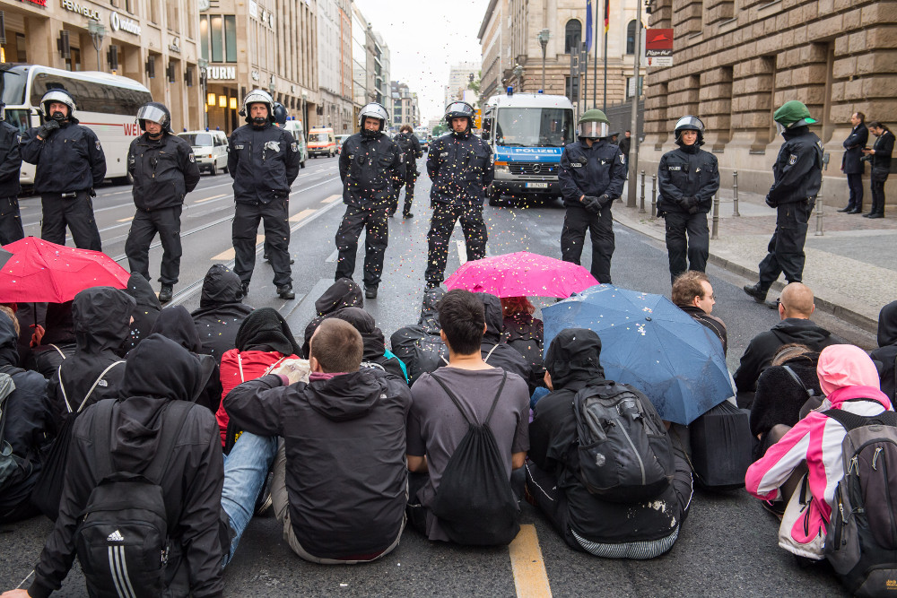 Blockade gegen die Demonstration der Identitären am 17. Juni (c) Christian Ditsch